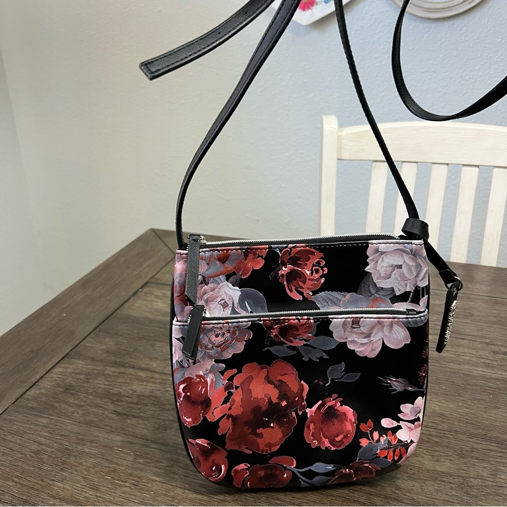 Reaction Kenneth Cole Rose print cross body